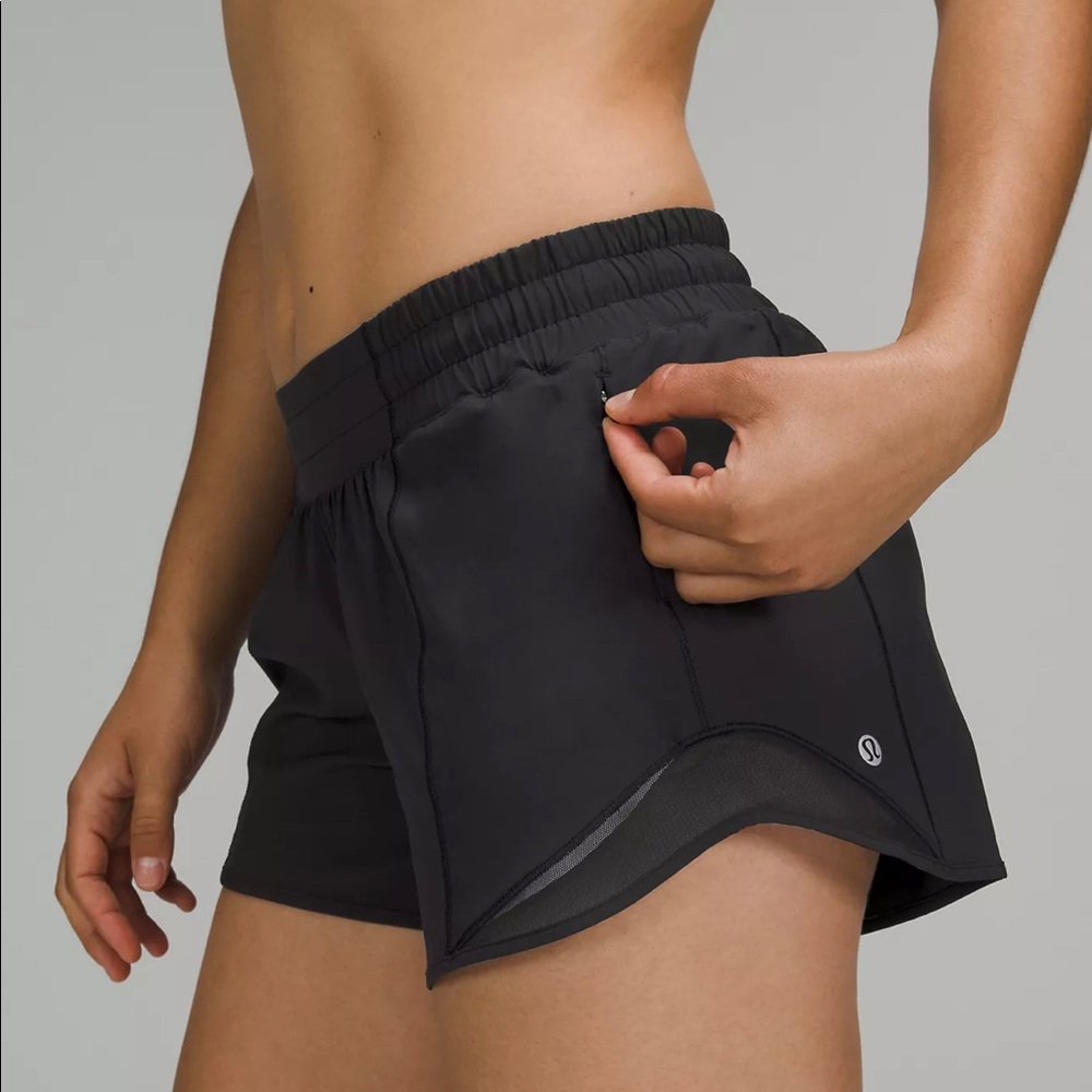 Lululemon Hotty Hot Shorts Low Rise Lined Shorts 4” Inseam size 4